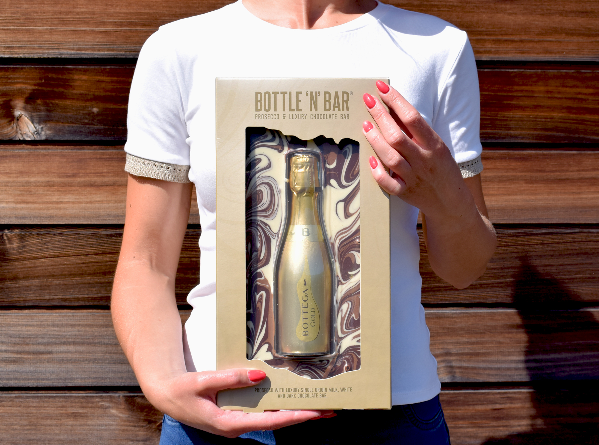 Bottle 'N' Bar Prosecco & Milk, White and Dark Chocolate - Award ...